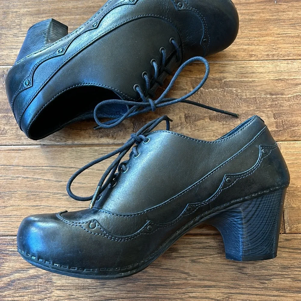 Dansko Nell Black Leather Lace Up Wingtip Oxford Clogs Heel Size 40_4